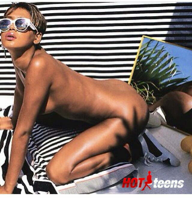 Rihanna hot naked ass