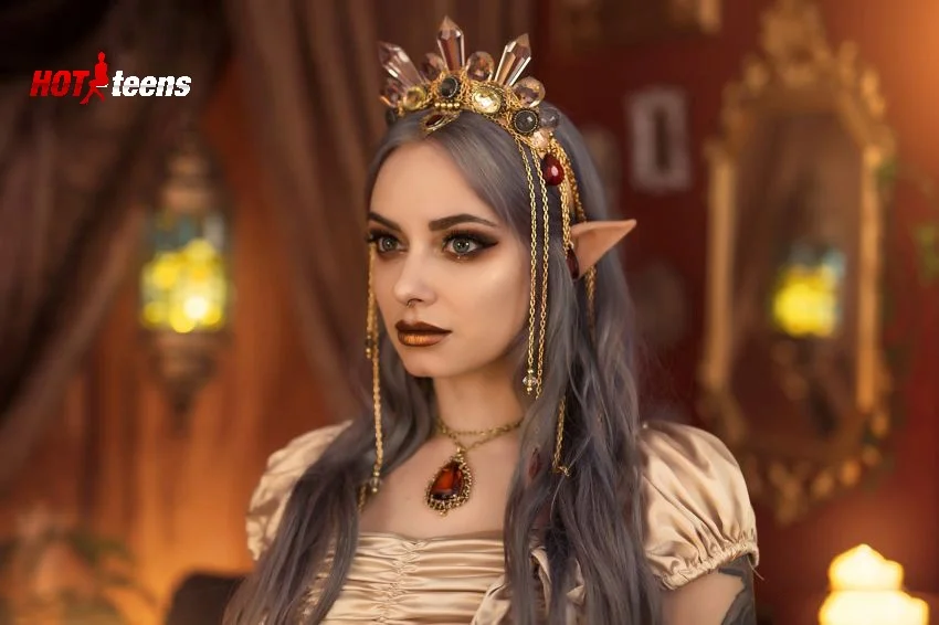 Golden Elf Cosplay Picca