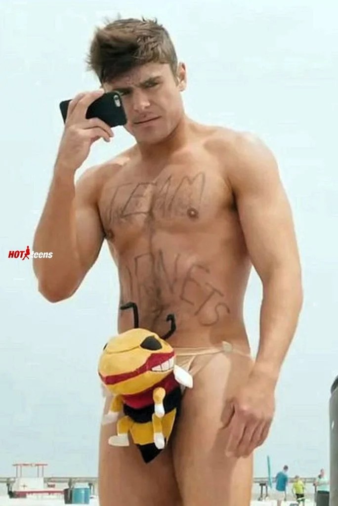 Zac Efron nude body in Dirty Grandpa