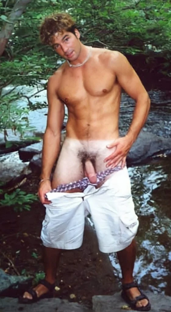 Ripped tanned naked guy from New York