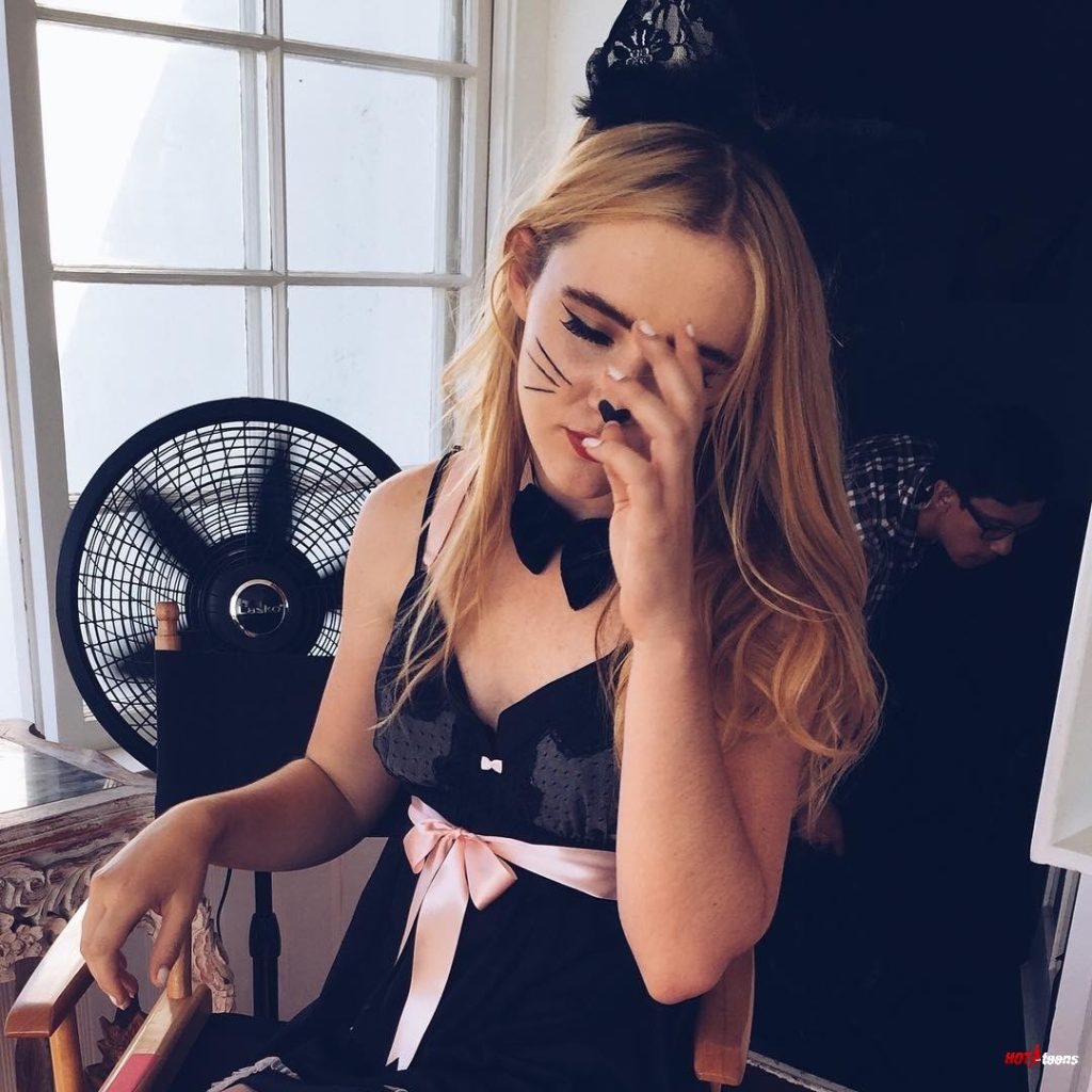 Boobs cleavage of Kathryn Newton