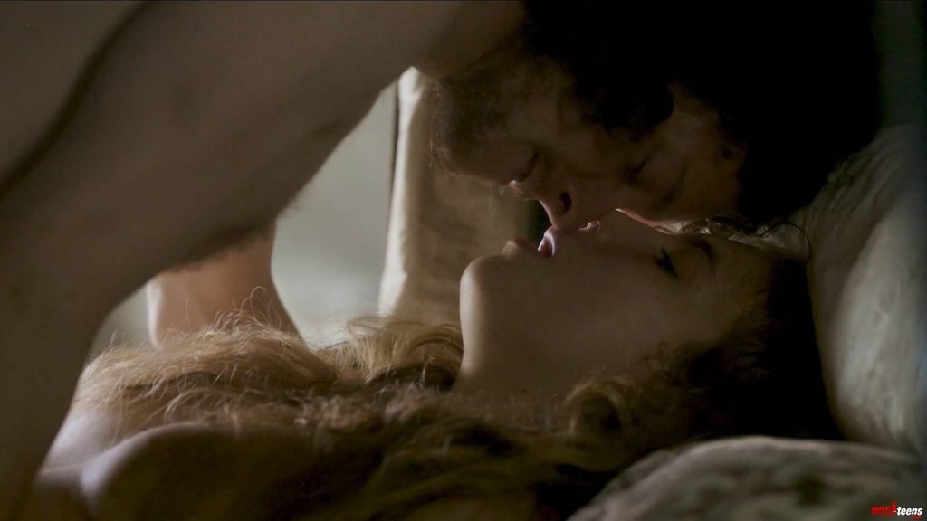Jodie Comer naked boobs screenshot